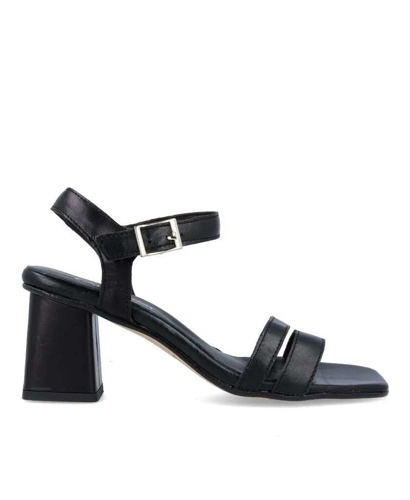 Kissia 662 Black leather sandal with chunky heel