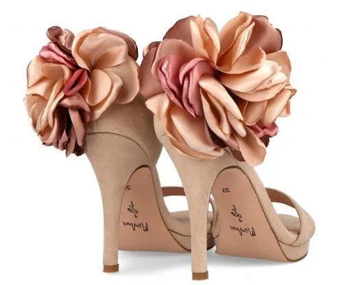 MENBUR Nude suede sandal with corsage