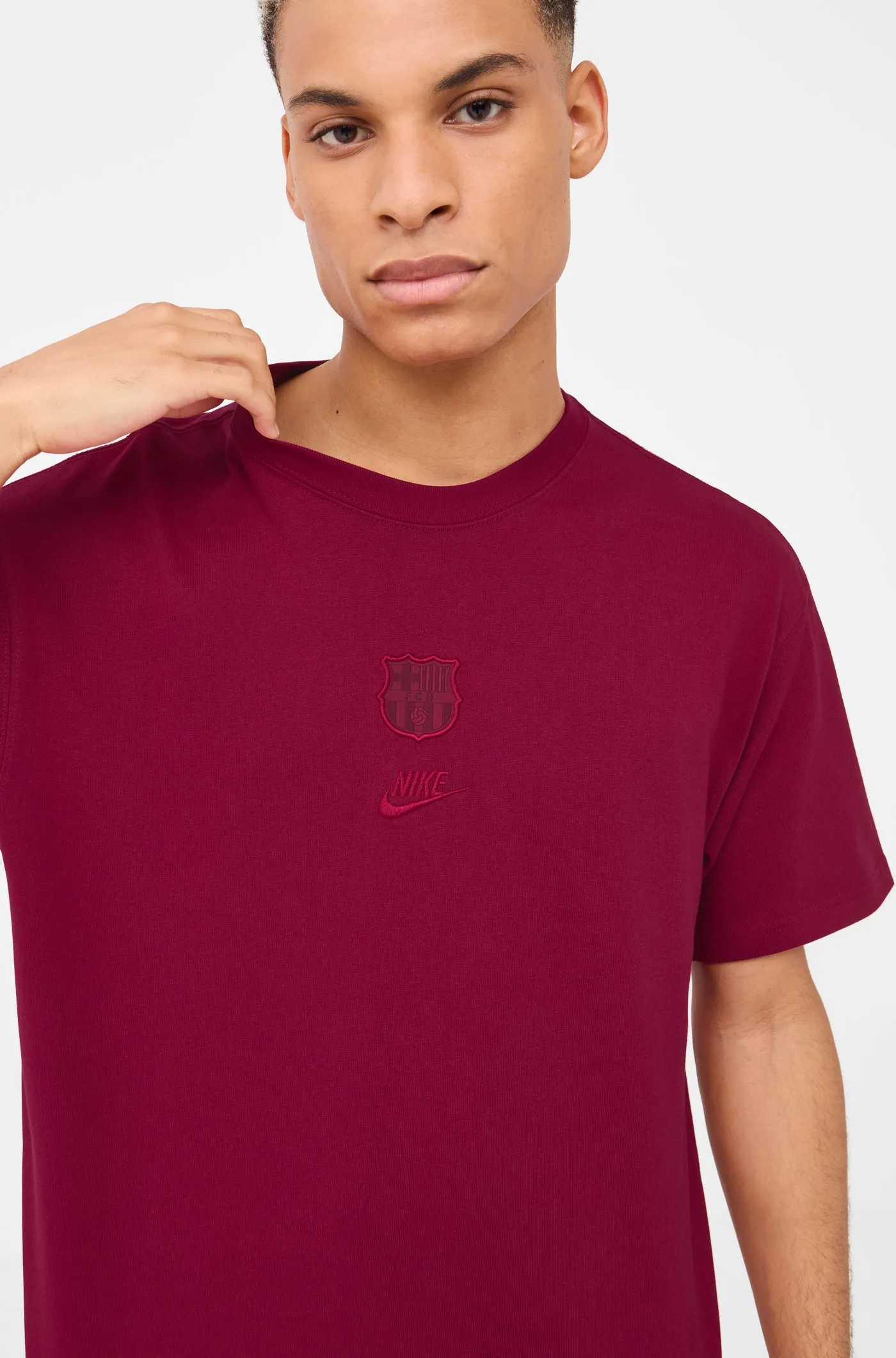 T-shirt red shield Bara Nike