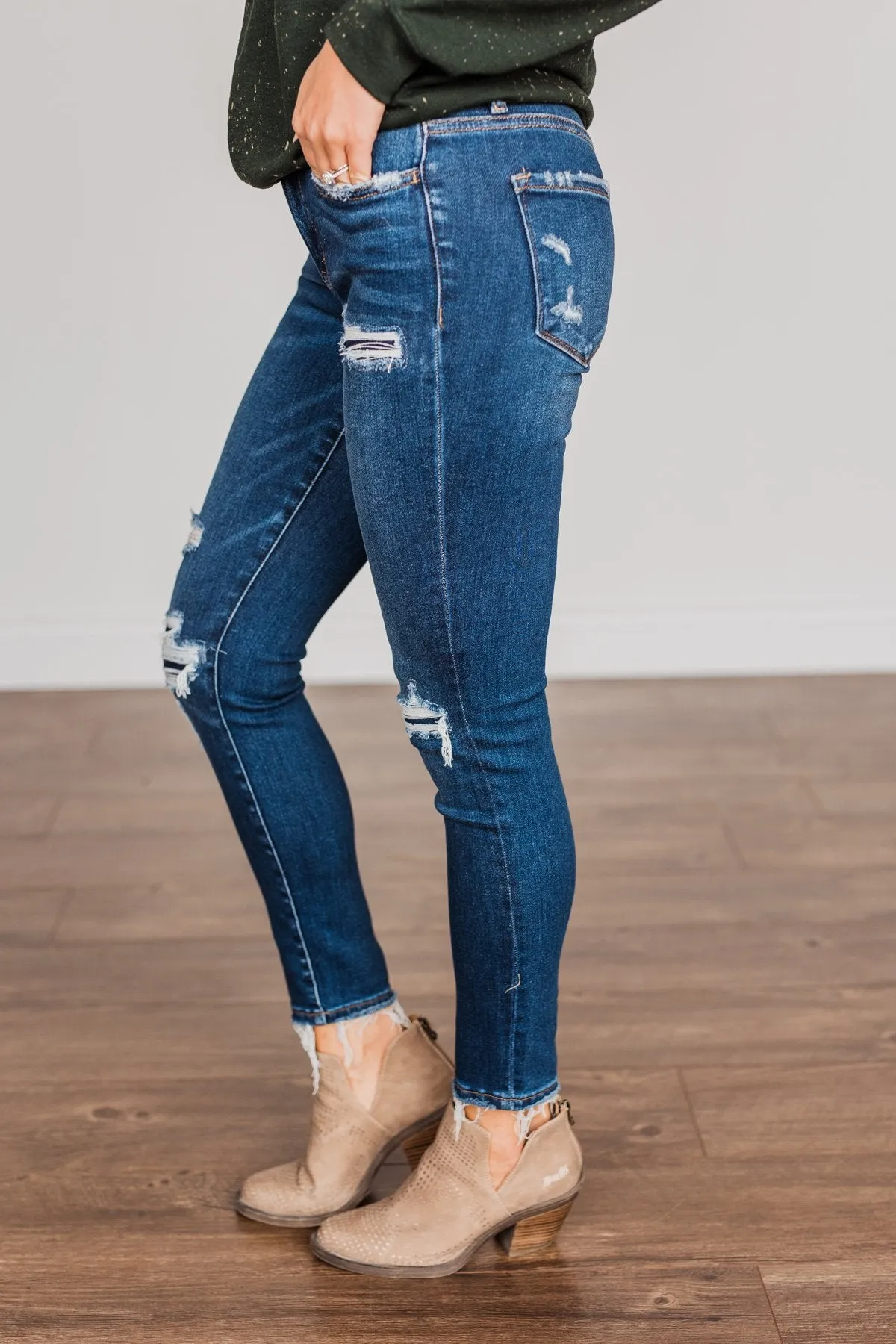 Vervet Mid-Rise Skinny Jean- Kristine Wash